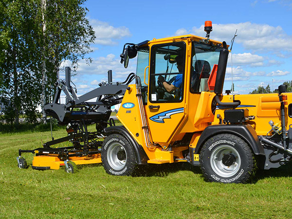 HELVE MUNICIPAL – Mower with articulated arm
